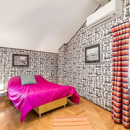 Vilma Villa *
